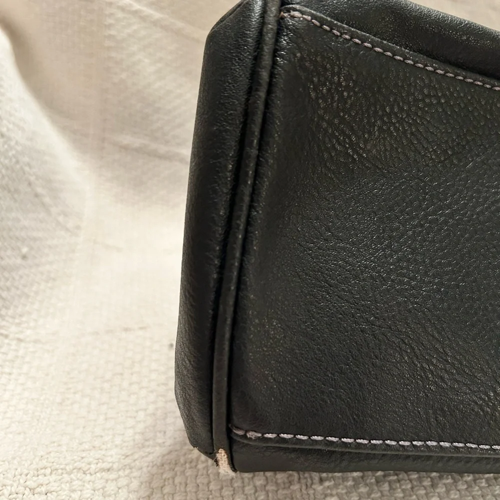 LIZ CLAIBORNE Black Handbag